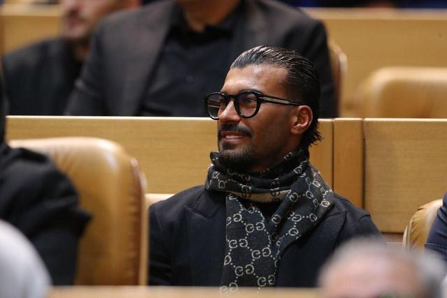 عکس| سلفی رامین با دختران استقلالی