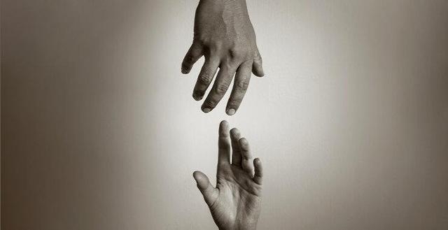 خودکشی؛ از مغز و ژن تا جامعه و روایت/ زیست‌جهانِ ترک‌خورده؛ واکاوی موج خودکشی‌های اخیر