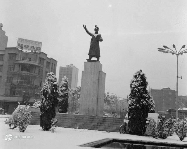 عکس‌های خاطره انگیز از اولین برف تهران در سال ۱۳۴۴