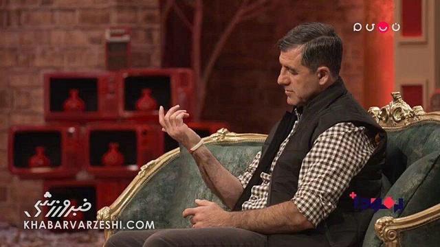 ببینید | روایت دستبندی که کریم باقری ۱۵ سال به دست دارد!