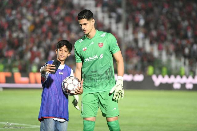 نیازمند در تبریز ثابت کرد پیراهن تیم بزرگ تغییرش نمی‌دهد/ دروازه‌بان پرسپولیس لایق بازی در جام جهانی است