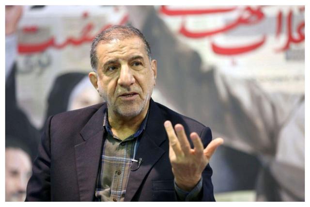 دونالد ترامپ غلط کرده که می‌گوید به فوتبالیست‌های ما ویزا نمی‌دهد/ اگر به چند بازیکن تیم ملی ویزا ندادند، نباید به جام جهانی برویم