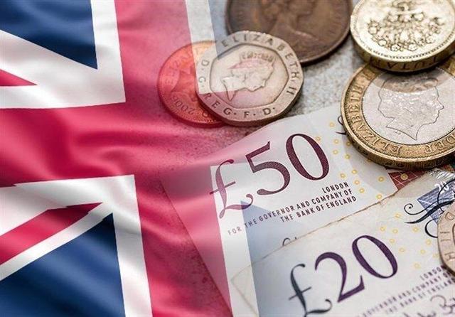 اقتصاد بریتانیا زیر فشار؛ استقراض دولت از پیش‌بینی‌ها عبور کرد