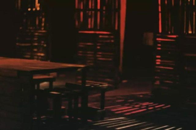 یک کمدی سیاه از تناسخ؛ در این گاراژ متروکه چه میگذرد؟