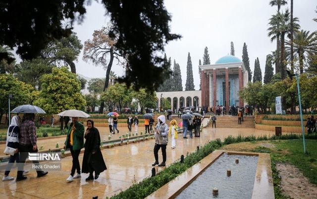 جریان آب در آرامگاه استاد سخن؛ حوض ماهی چگونه احیا می‌شود؟