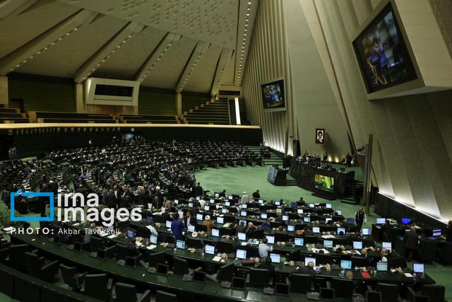 بررسی شرایط تامین کالاهای اساسی و سوال از وزیر اقتصاد در دستور کار مجلس