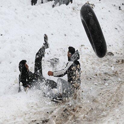 تصاویر: تیوبسواری در همدان