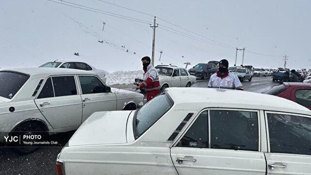 نجات ۳۴۷ نفر از برف و کولاک در چهارمحال و بختیاری