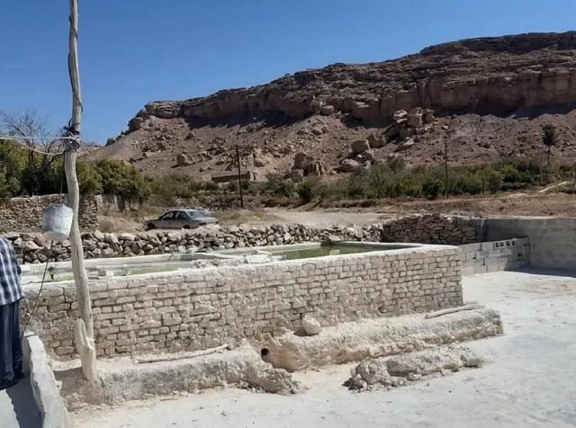 خاک این روستا کیمیای پوست است