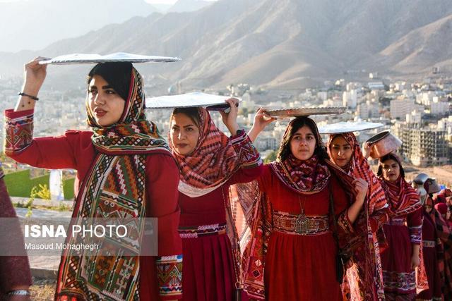 یلدای سنگسری‌ها از مهمانی هفت خورش در اولین یلدای نامزدی تا گره‌گشایی از گرفتاری فامیل