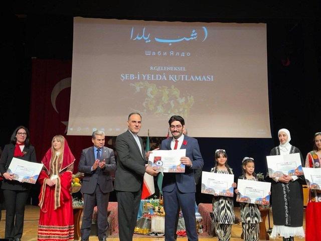 سفیر ایران در ترکیه: آیین یلدا همواره پیام‌آور نور و امید میان انسان‌ها بوده است