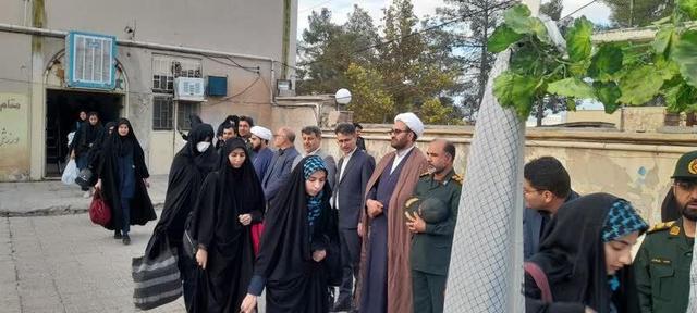 ترویج فرهنگ ایثار و شهادت در دانش‌آموزان با گسترش اردوی راهیان نور 