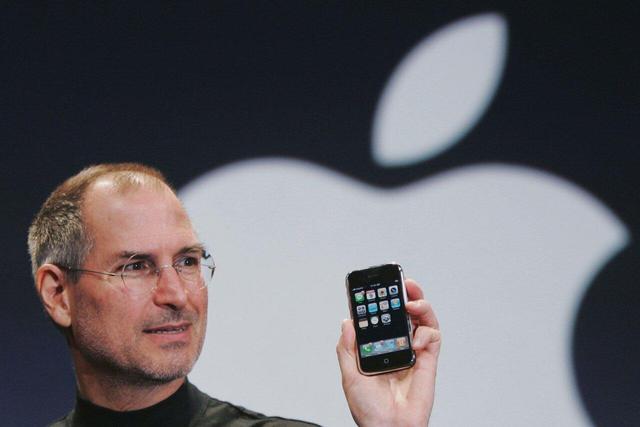 نام استیو جابز در بدو تولد «عبداللطیف جندلی» بود