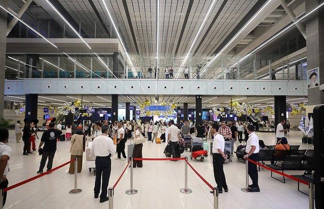 تداوم رونق تردد هوایی در جزیره و ثبت ۱۰۲ پرواز در فرودگاه بین‌المللی کیش