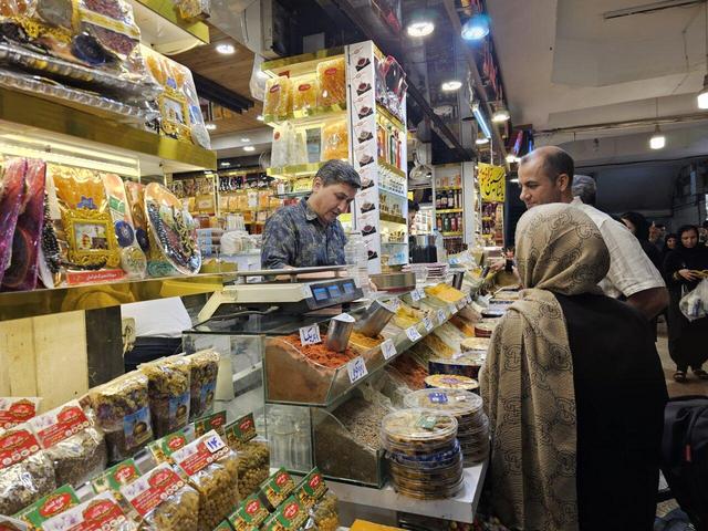 مشهد میان زیارت و تولید؛ جایی که اقتصاد هویت شهری می‌یابد