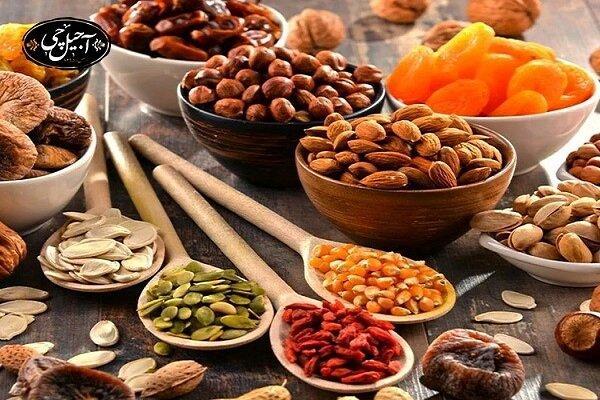 متخصص تغذیه: از مصرف بیش از حد آجیل و شیرینی بپرهیزید