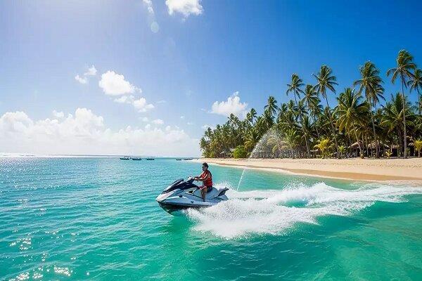 ماراتن بی‌بندوباری تلفات داد؟ معاون منطقه آزاد کیش عزل شد