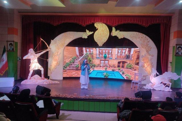 قوامی: ۱۲۰ قصه‌گوی یزدی در مرحله استانی جشنواره قصه‌گویی رقابت می‌کنند