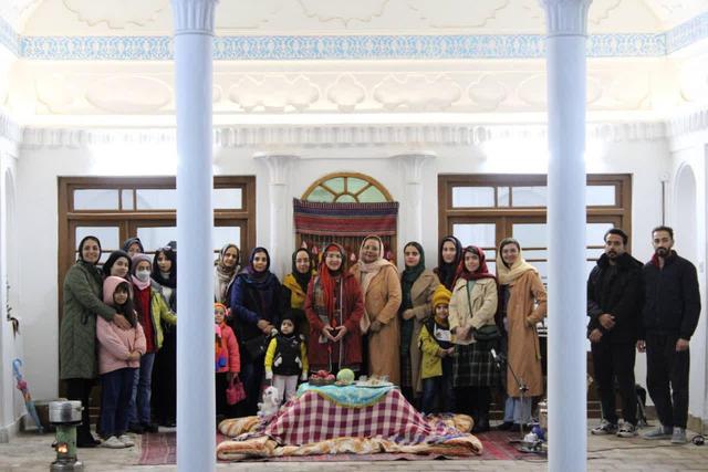 خانه آراسته میزبان هنرمندان صنایع‌دستی بیرجند به مناسبت یلدا