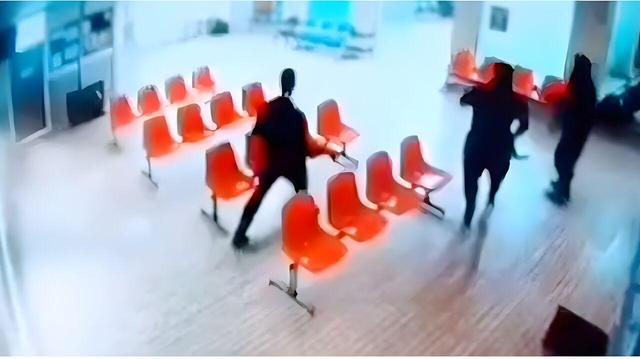 بازداشت مهاجمان حمله خشونتآمیز به درمانگاه گلشهر گلپایگان +فیلم