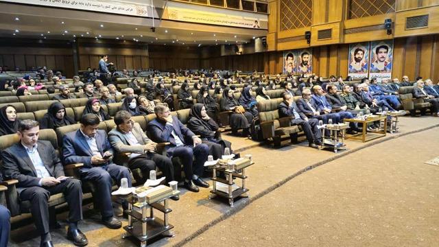 معرفی و تجلیل از برگزیدگان سومین رویداد استانی جوانی جمعیت در فارس