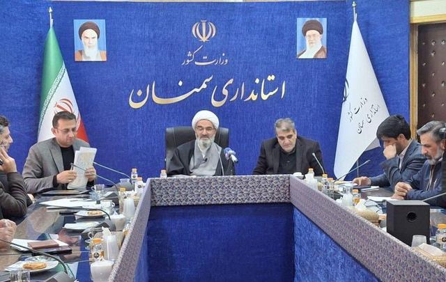 امام جمعه سمنان: یک ساعت آزاد برای مطالعه در مدارس برنامه‌ریزی شود