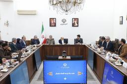 عارف: مخالف ایجاد محدودیت در فضای مجازی هستم/ هیچ راهی جز استفاده از اقتصاد دیجیتال نداریم