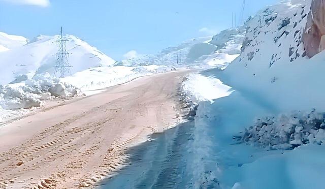 گردنه «کِلوسه» در فریدونشهر باز شد