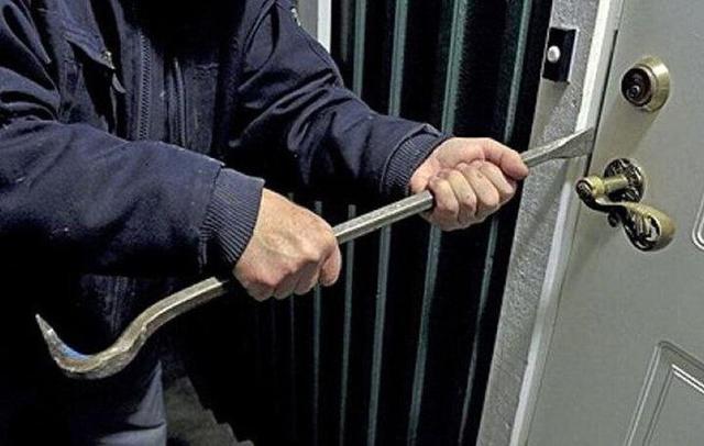 انهدام باند سارقان حرفه‌ای منازل در کرج