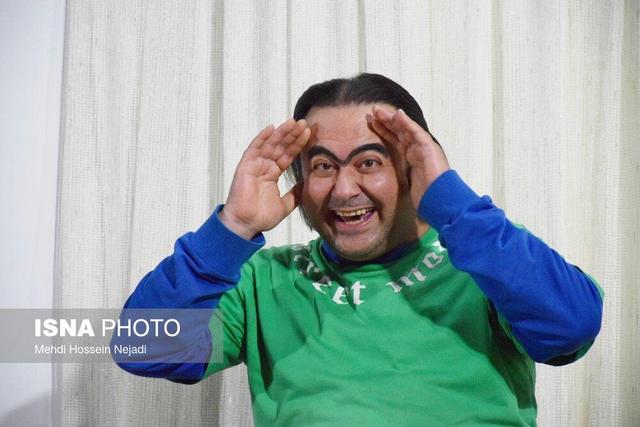 نمایش کمدی «سمیه با من است» در آستارا به روی صحنه رفت