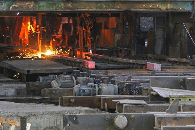 انتقال غیرمدبرانه صنایع آب‌بر، خلیج فارس را وارد بحران می‌کند