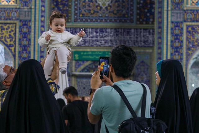 روش تکریم فرزند در سیره پیامبر(ص)