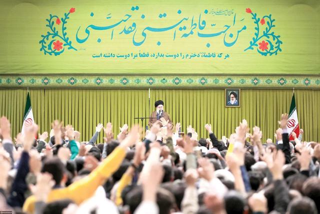 در گفتگو با حاج عباس حیدرزاده بررسی شد: برکات نشست چهار ساعته مداحان با رهبر معظم انقلاب