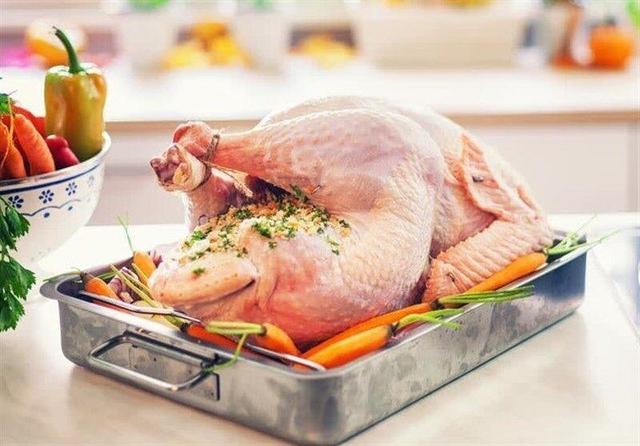 شیوع آنفلوانزای پرندگان در انگلیس، بوقلمون کریسمس را کمیاب کرد