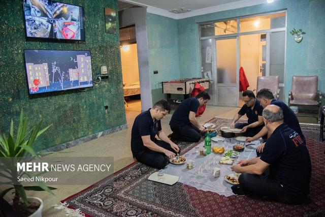 شب یلدا در ایستگاه‌های آتش‌نشانی رشت