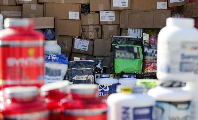 قرص های مکملی قاچاق وارد میناب بازار نشدند