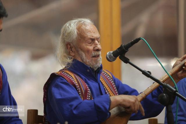 اجرای موسیقی مازندرانی در پاسداشت آیین یلدا