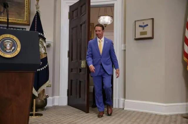 ترامپ، جف لندری را بعنوان فرستاه ویژه در گرینلند انتخاب کرد