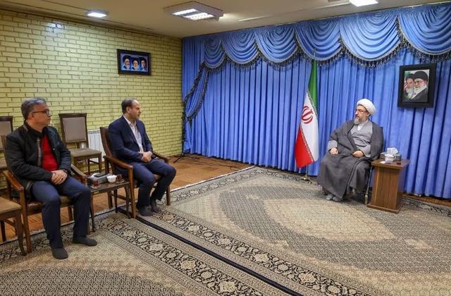 امام جمعه تبریز: دریافت مالیات بر اساس توان واقعی افراد باشد