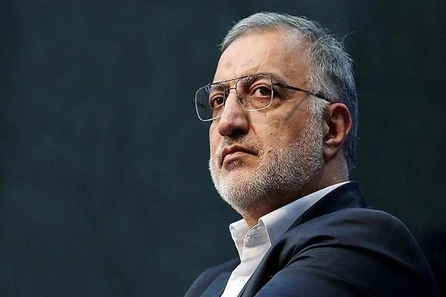 آقای زاکانی! اینقدر برای ماندن تلاش نکنید، بهتر است خودتان کنار بروید!