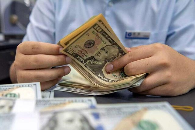 قیمت دلار آمریکا در بازار مبادله، امروز دوشنبه ۱ دی ۱۴۰۴