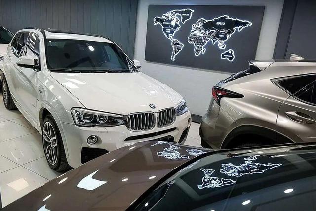 روزنامه ایران: بالا رفتن قیمت خودرو، سبب افزایش نرخ فروش حواله تا سه میلیارد تومان شده/ در معاملات اخیر، هنوز ماشین به دست خریدار نرسیده، اما قیمت آن چندین بار تغییر می‌کند