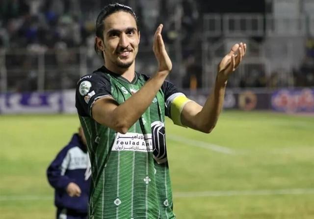 مدافع خیبر: حالا تیمی قابل احترام در ایران هستیم