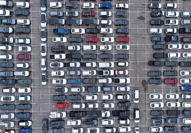 انتظار برای واردات خودرو ۹ ماهه شد