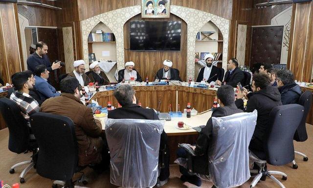 نقطه مشترک حوزه و دانشگاه به علوم انسانی ختم می‌شود