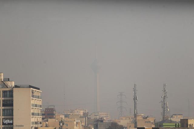 هوای تهران در آستانه قرمز شدن