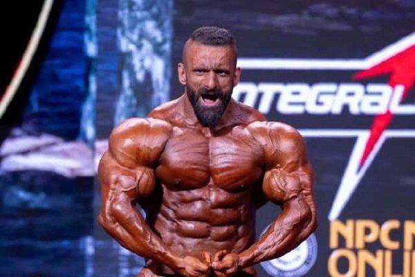 سلام نظامی هادی چوپان به پرچم ایران + عکس