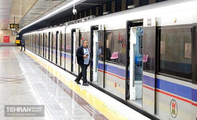 توقف موقت قطارهای خط دو مترو تهران در پی ورود غیرمجاز به حریم ریلی