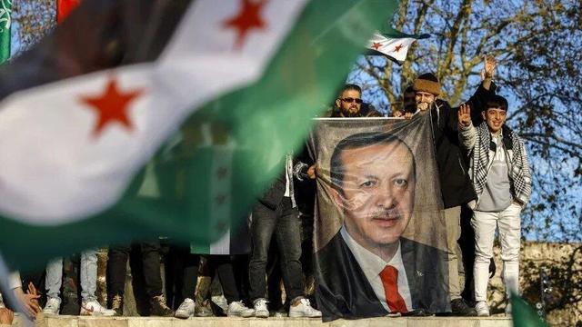 این تمام ماجرا نیست؛ اسرائیل ترکیه را تحمل نمی‌کند و همین‌طور اعراب!/ ترکیه که در یکسال پیش فکر میکرد در قصر عاج سوریه نشسته، به ایران کشانده شد