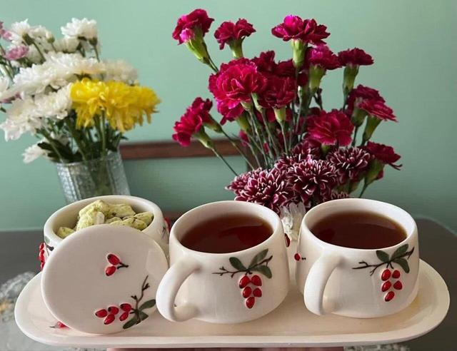 قصه بانویی که یاقوت‌های کویر را جاودانه کرد؛ از تیغ زرشک تا چرخ سفال